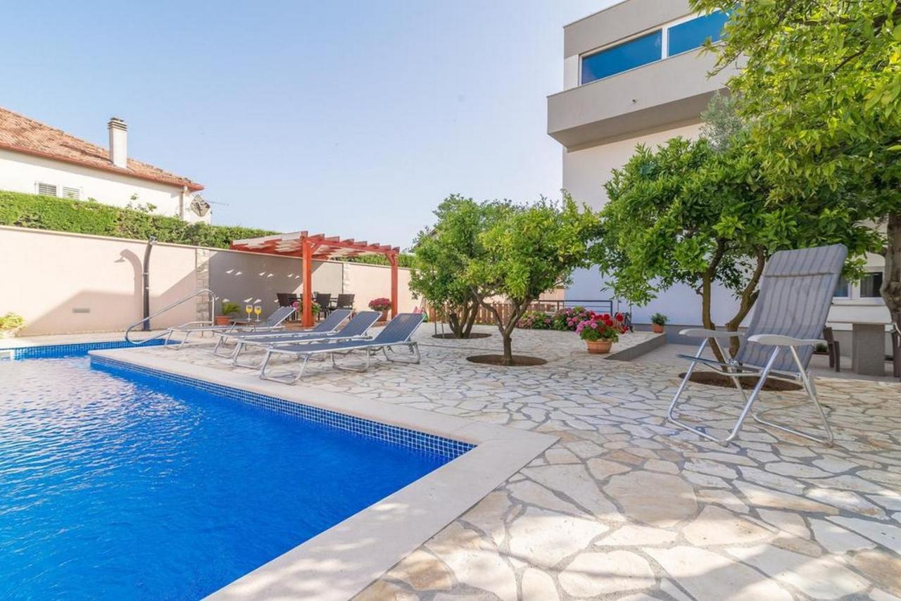 Apartments Villa Odesa With Shared Pool Zadar Exterior photo