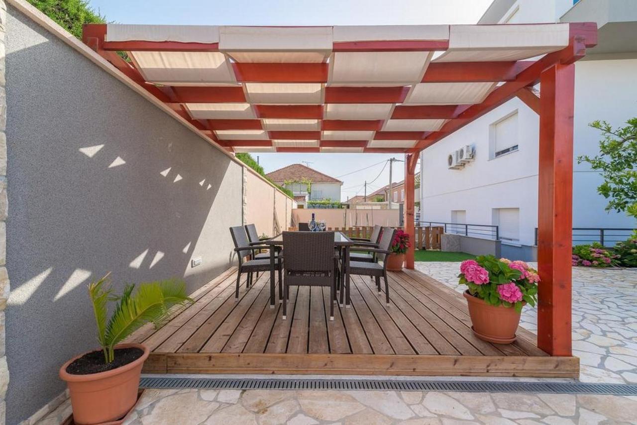 Apartments Villa Odesa With Shared Pool Zadar Exterior photo