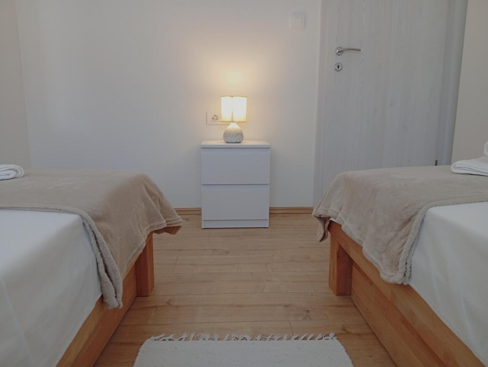 Apartments Villa Odesa With Shared Pool Zadar Room photo