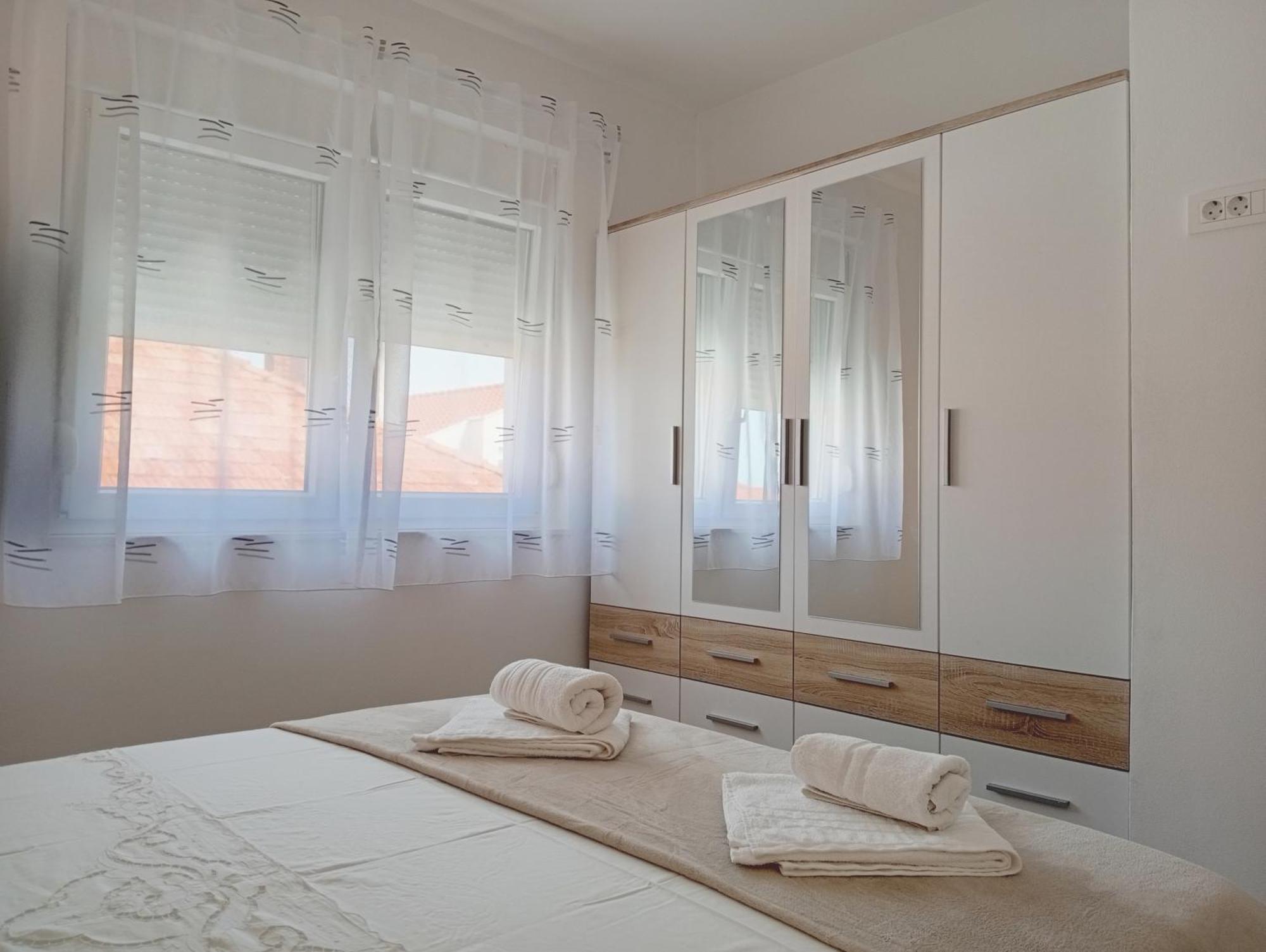 Apartments Villa Odesa With Shared Pool Zadar Exterior photo