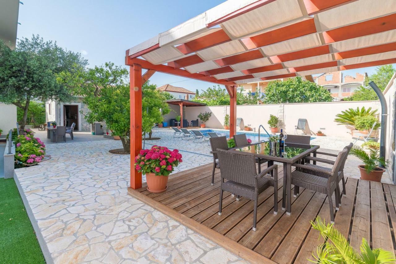 Apartments Villa Odesa With Shared Pool Zadar Exterior photo
