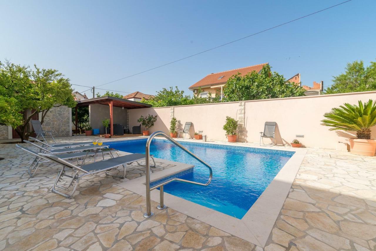 Apartments Villa Odesa With Shared Pool Zadar Exterior photo